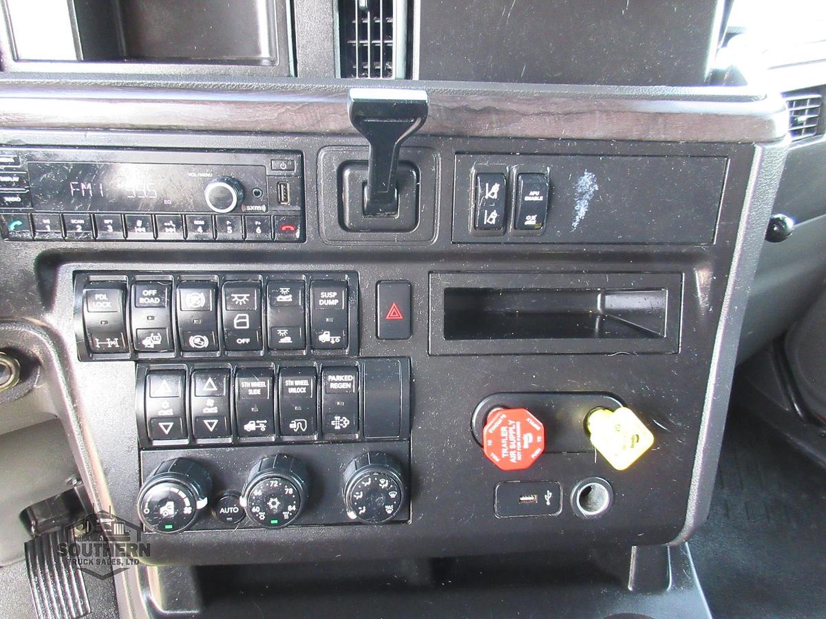 Used 2023 INTERNATIONAL LT