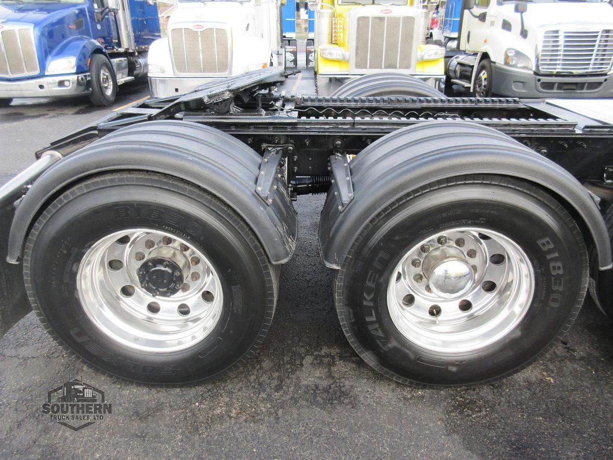 Used 2020 PETERBILT 567