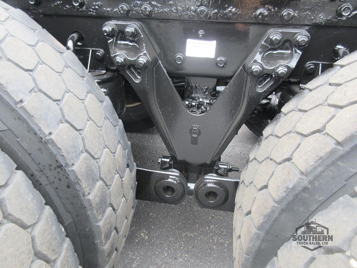 Used 2023 KENWORTH T880