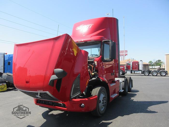 Used 2020 VOLVO VNR64T300
