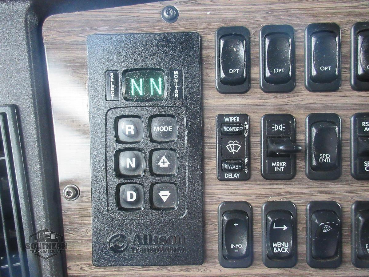 Used 2020 FREIGHTLINER 122SD