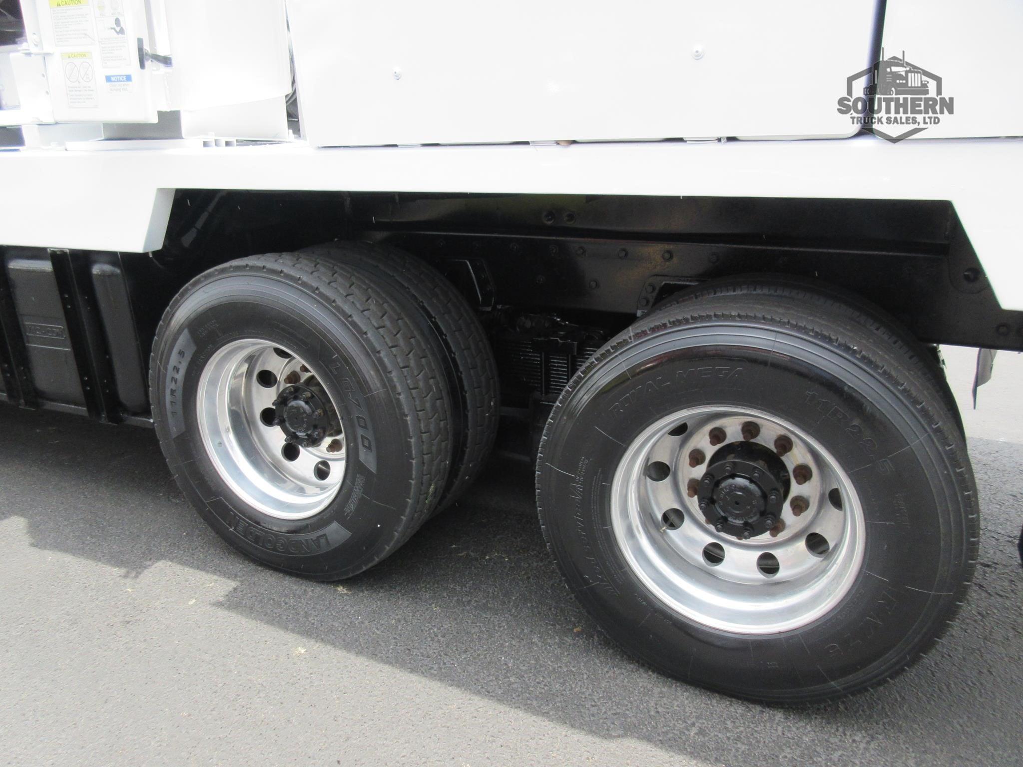 Used 2015 FREIGHTLINER 114SD