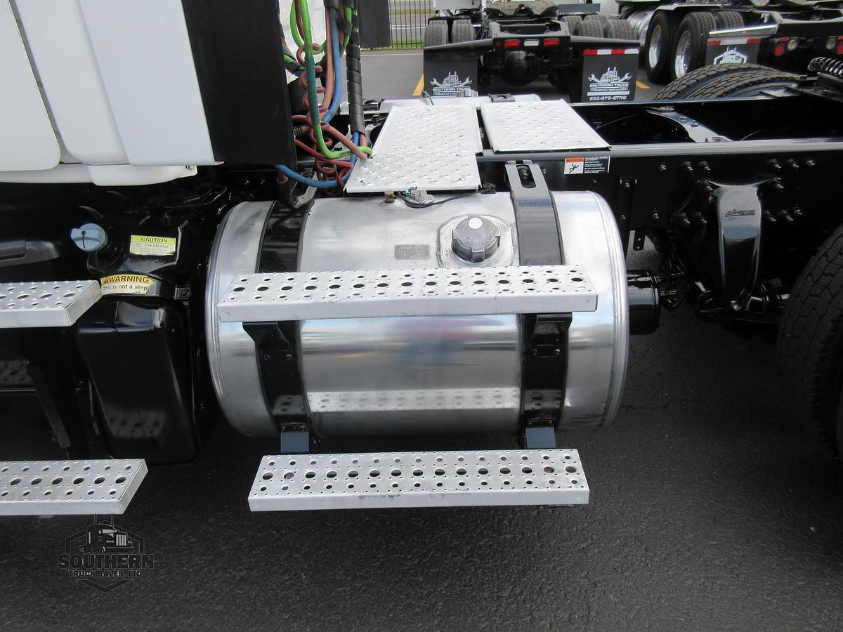 Used 2018 FREIGHTLINER CASCADIA 125