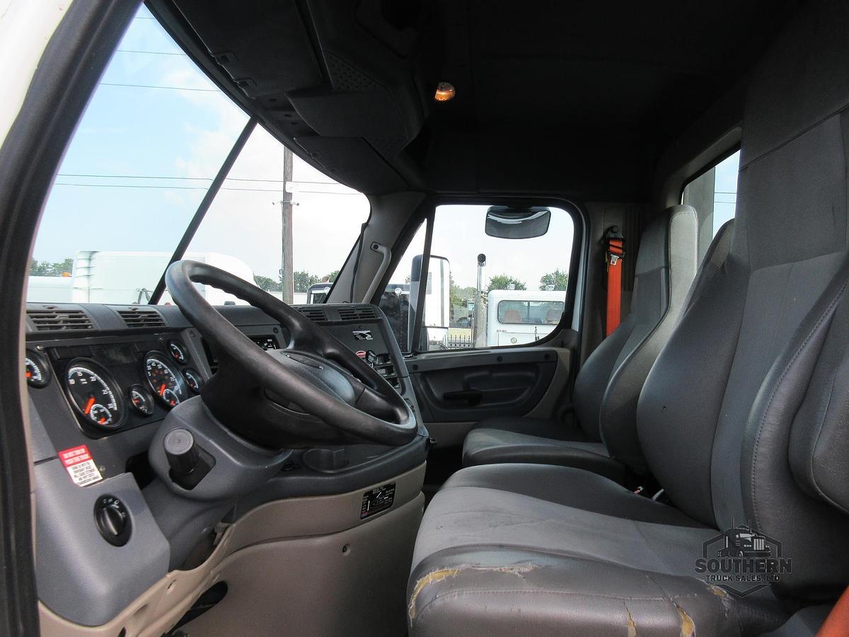 Used 2019 FREIGHTLINER CASCADIA 113