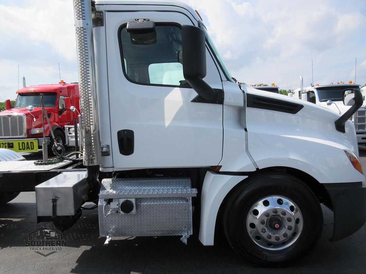 Used 2020 FREIGHTLINER CASCADIA 126