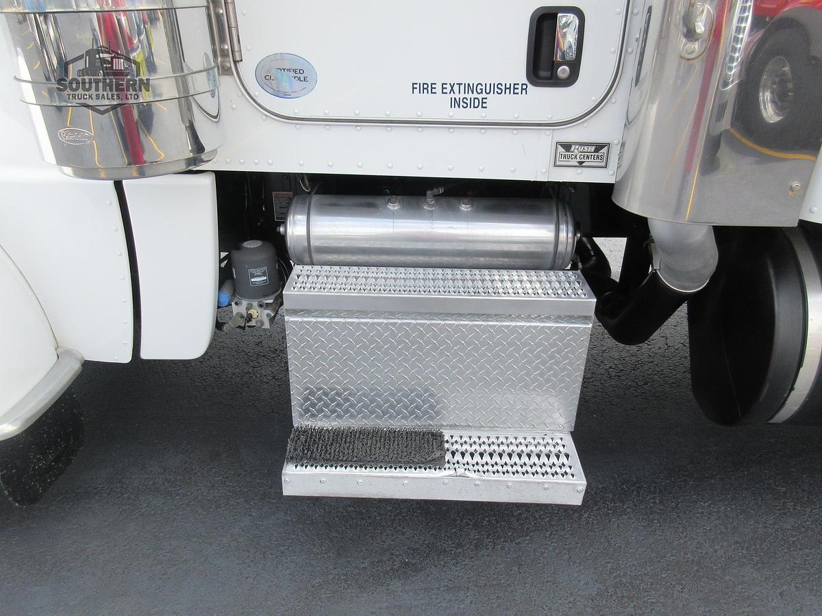 Used 2019 PETERBILT 389