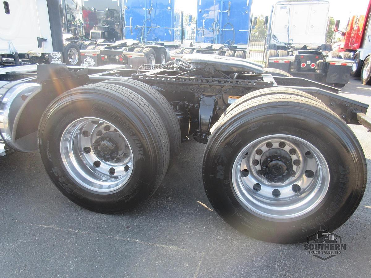 Used 2020 FREIGHTLINER CASCADIA 126