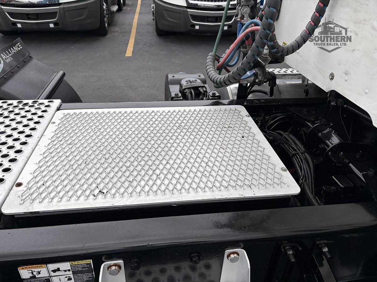 Used 2022 KENWORTH T680