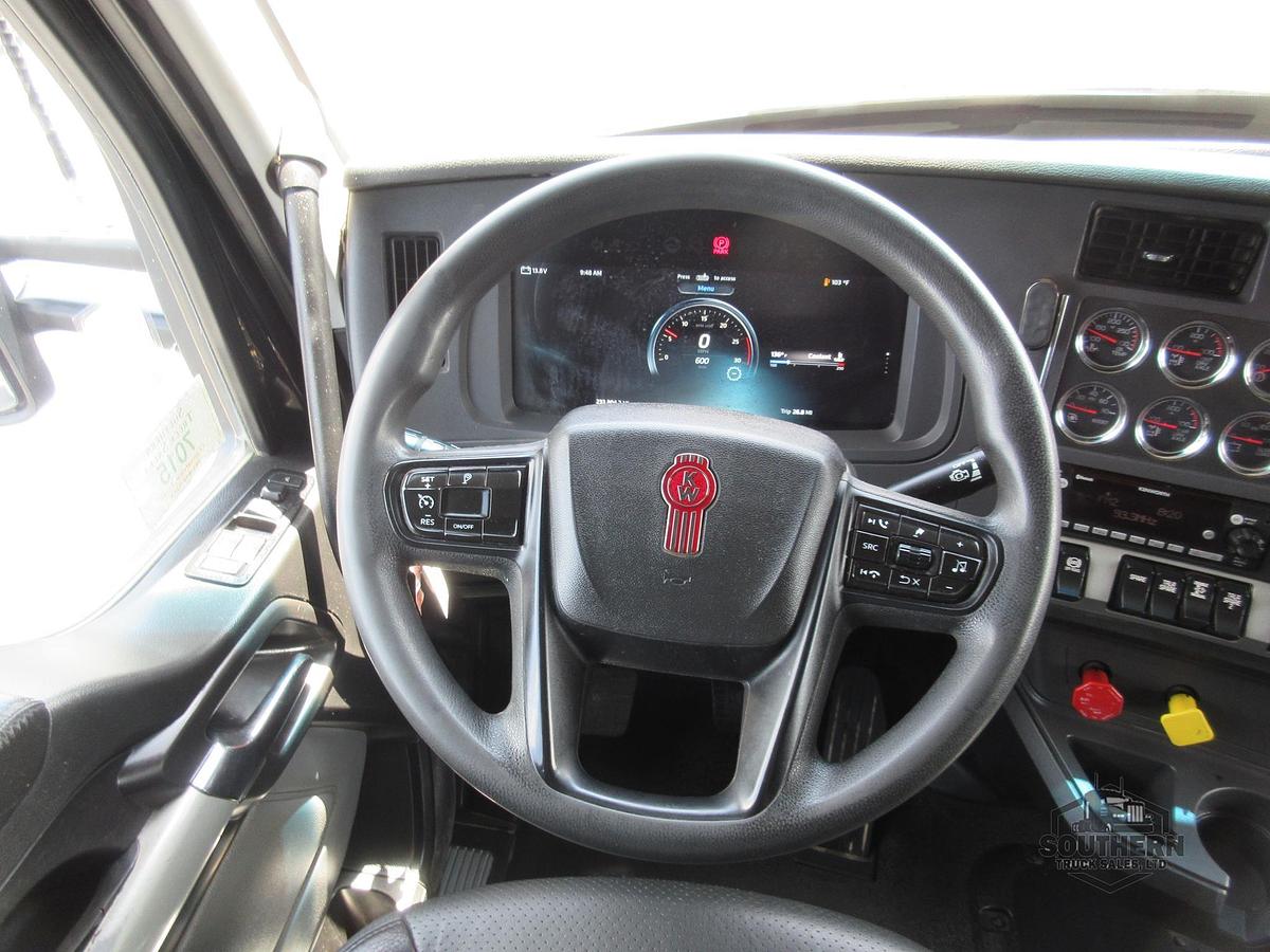 Used 2023 KENWORTH T880