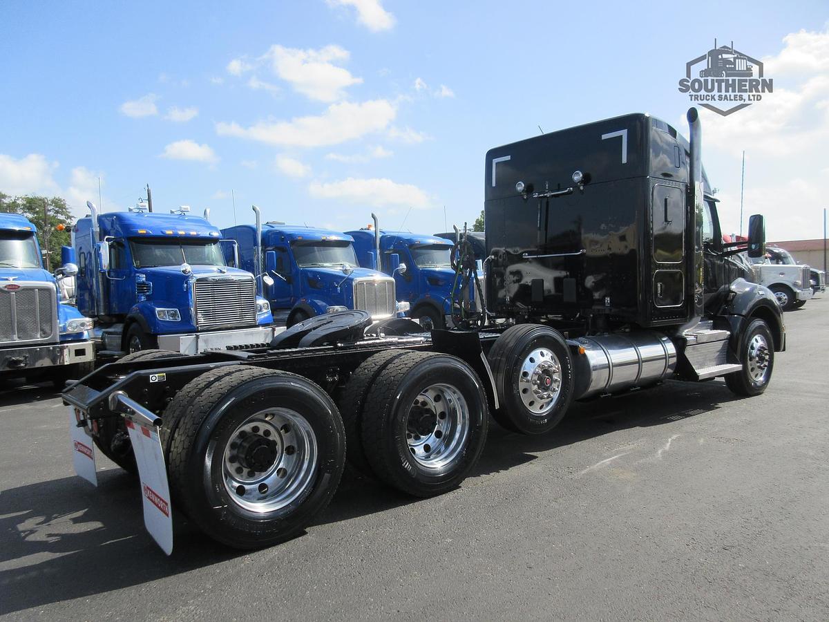 Used 2023 KENWORTH T880