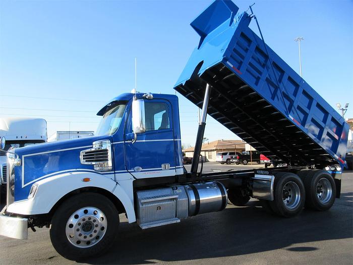Used 2015 FREIGHTLINER CORONADO 122 SD