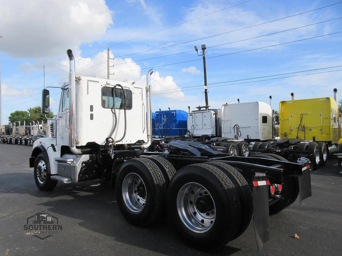 Used 2019 FREIGHTLINER 122SD