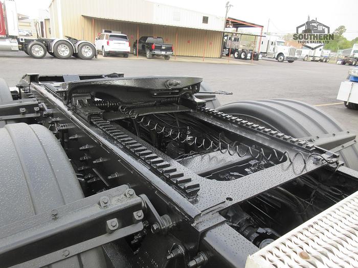 Used 2017 PETERBILT 367