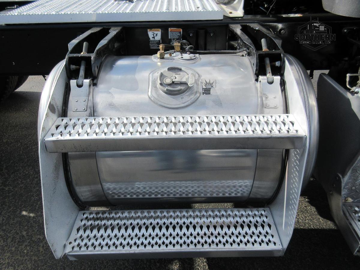 Used 2022 PETERBILT 389