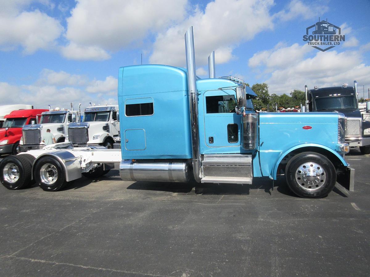 Used 2021 PETERBILT 389
