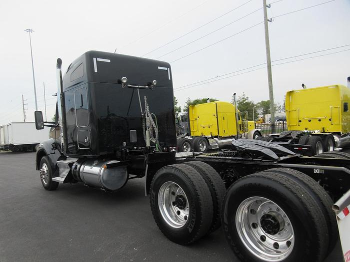 Used 2021 KENWORTH T880