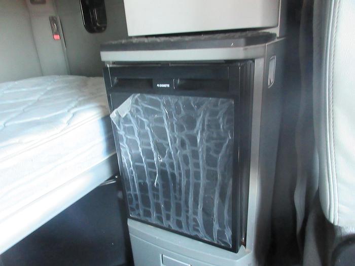 Used 2021 KENWORTH T880