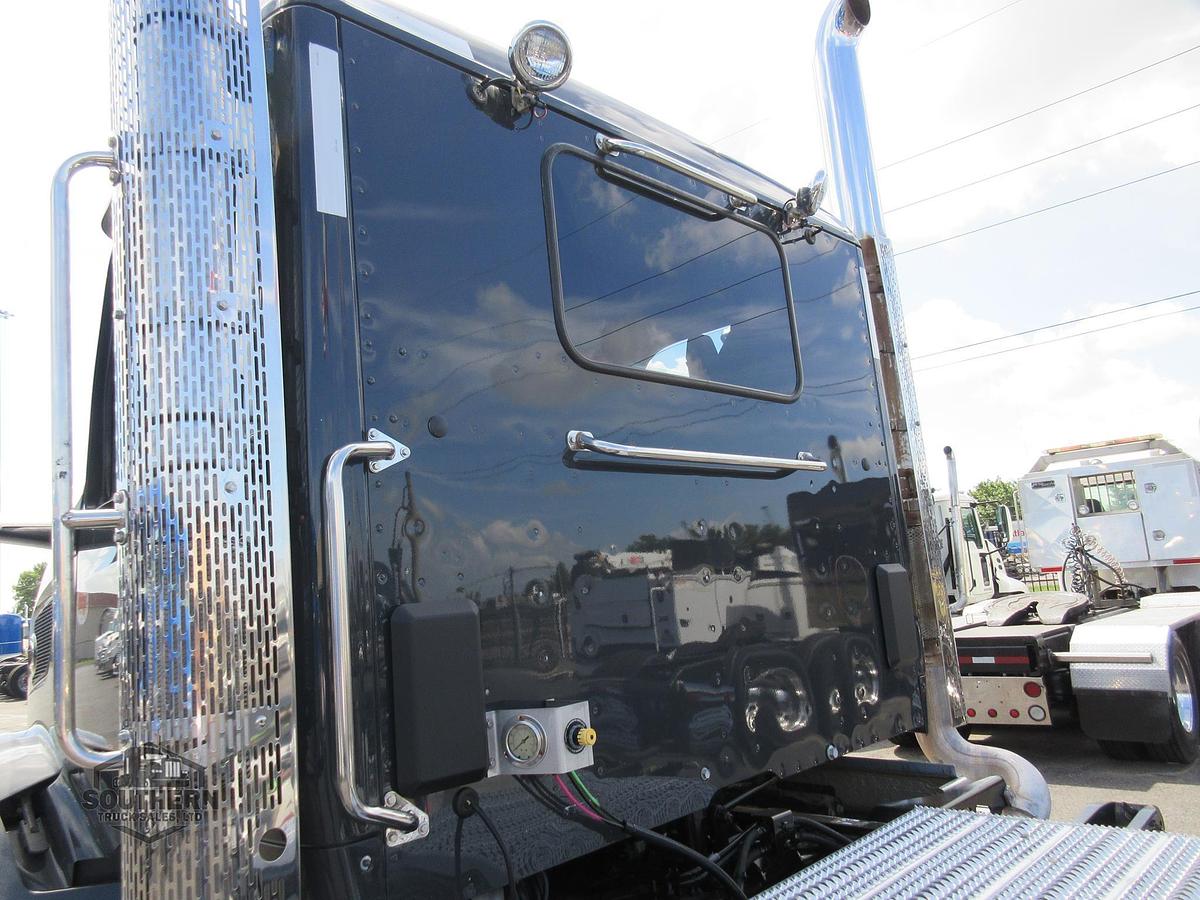 Used 2025 PETERBILT 567