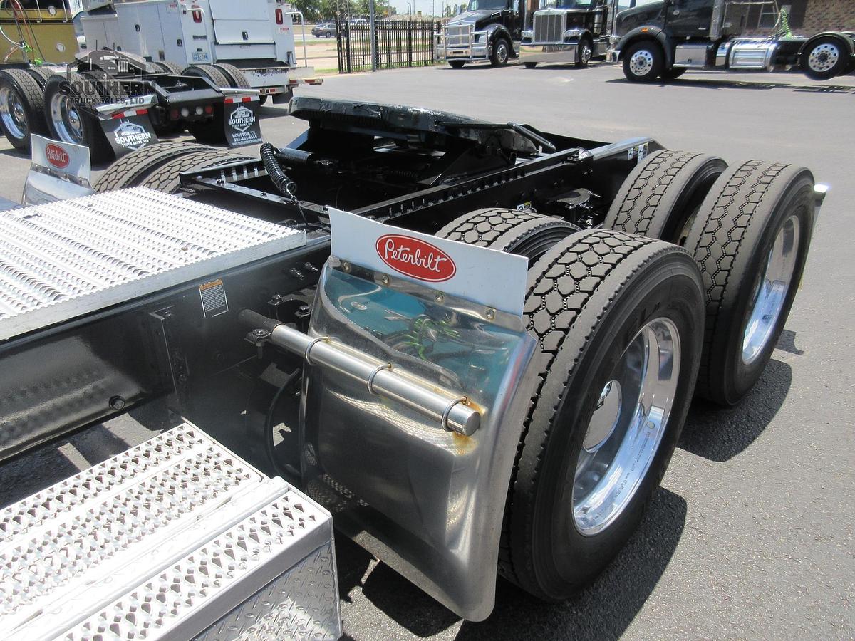 Used 2022 PETERBILT 389