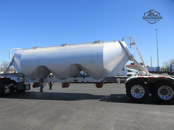 Used 2011 POLAR 41 ft