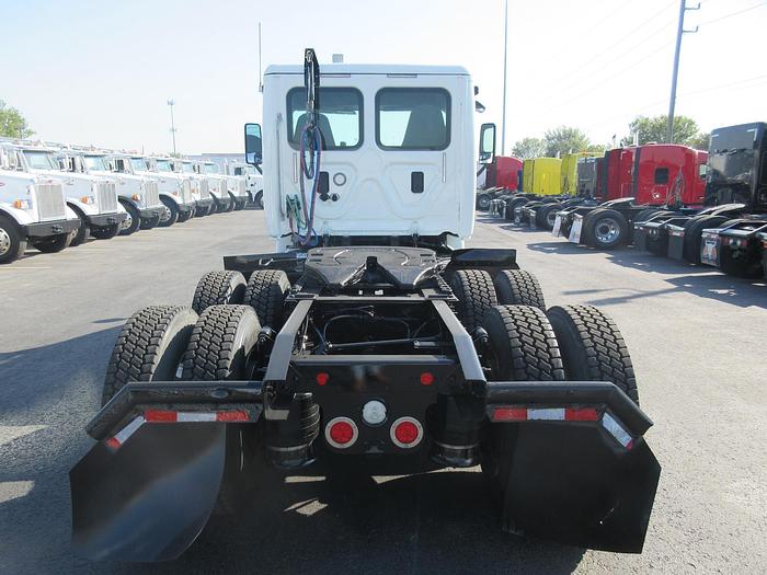 Used 2017 FREIGHTLINER CASCADIA 113