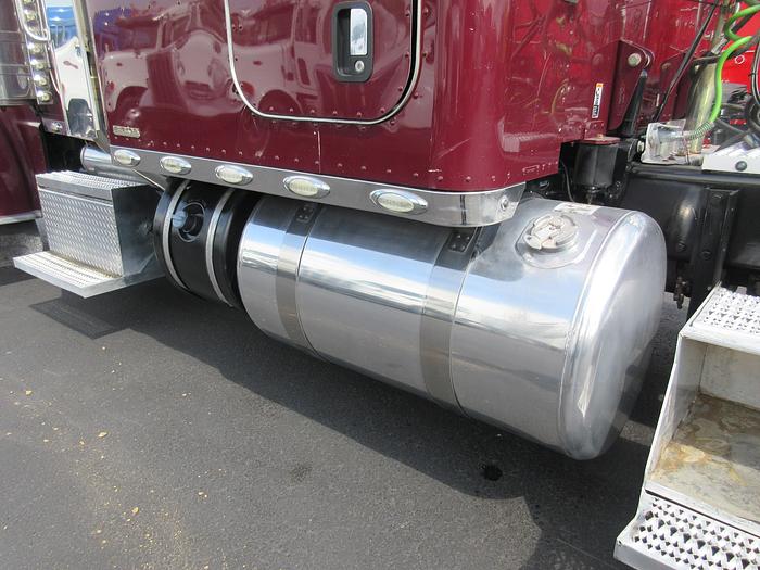 Used 2019 PETERBILT 389