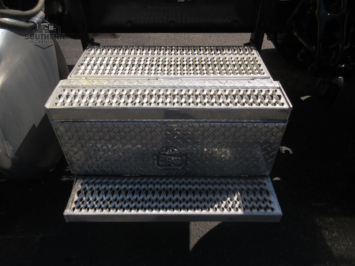 Used 2019 PETERBILT 389