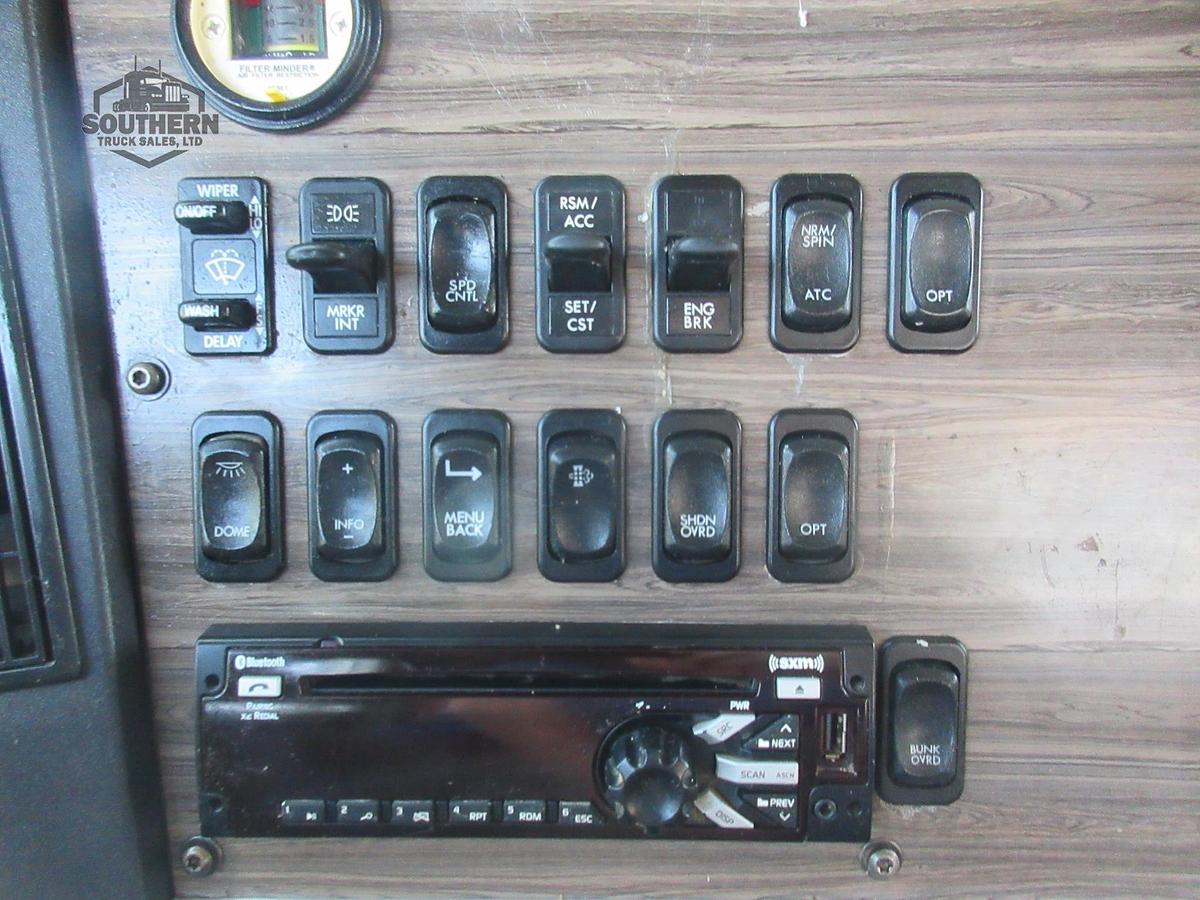 Used 2020 FREIGHTLINER 122SD