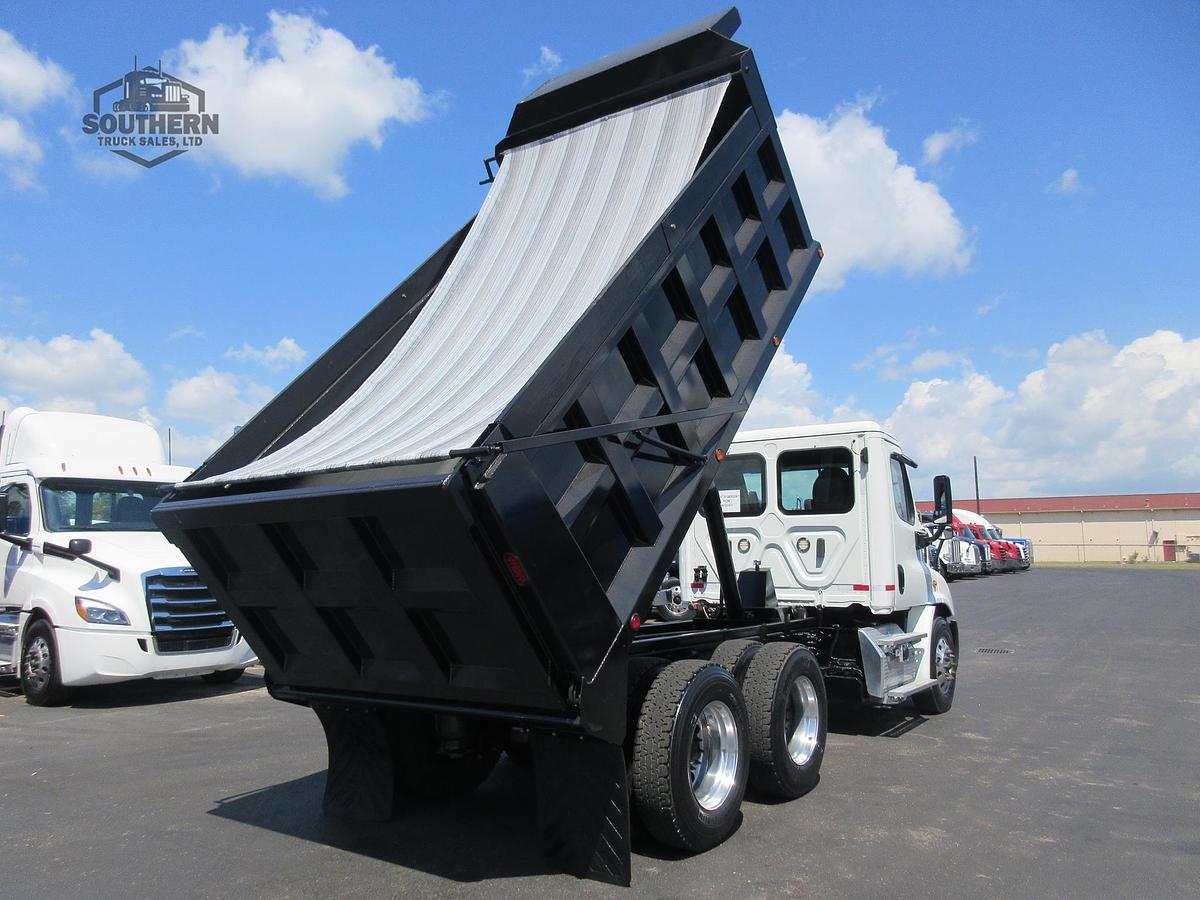 Used 2019 FREIGHTLINER CASCADIA 113