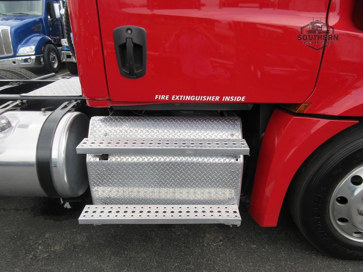 Used 2019 FREIGHTLINER CASCADIA 126