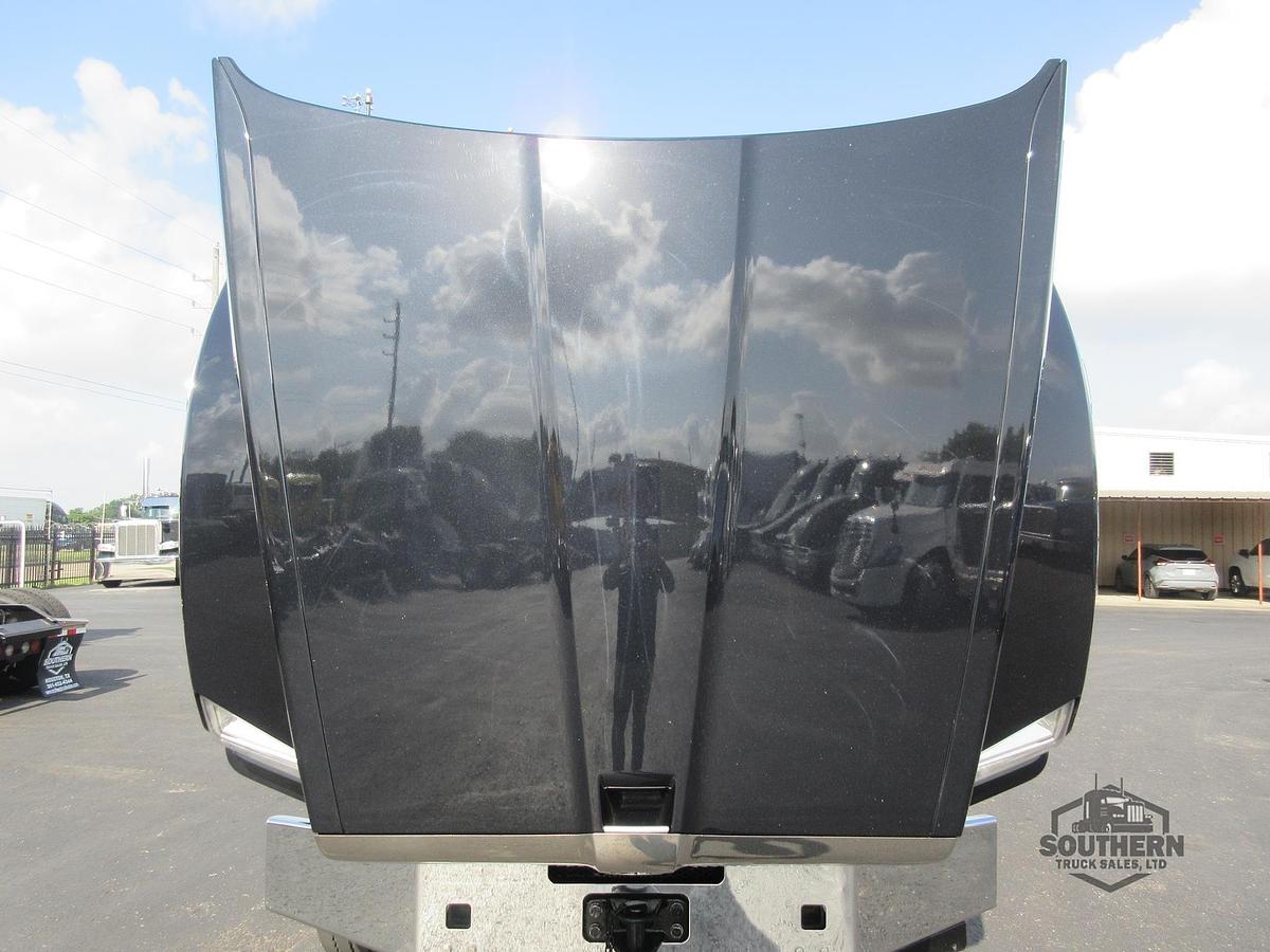 Used 2023 KENWORTH T880