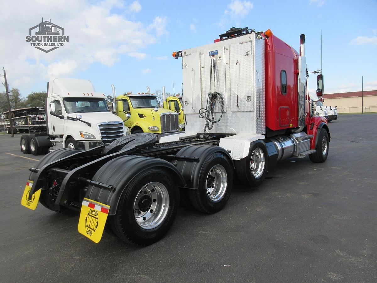Used 2021 FREIGHTLINER CORONADO 122 SD