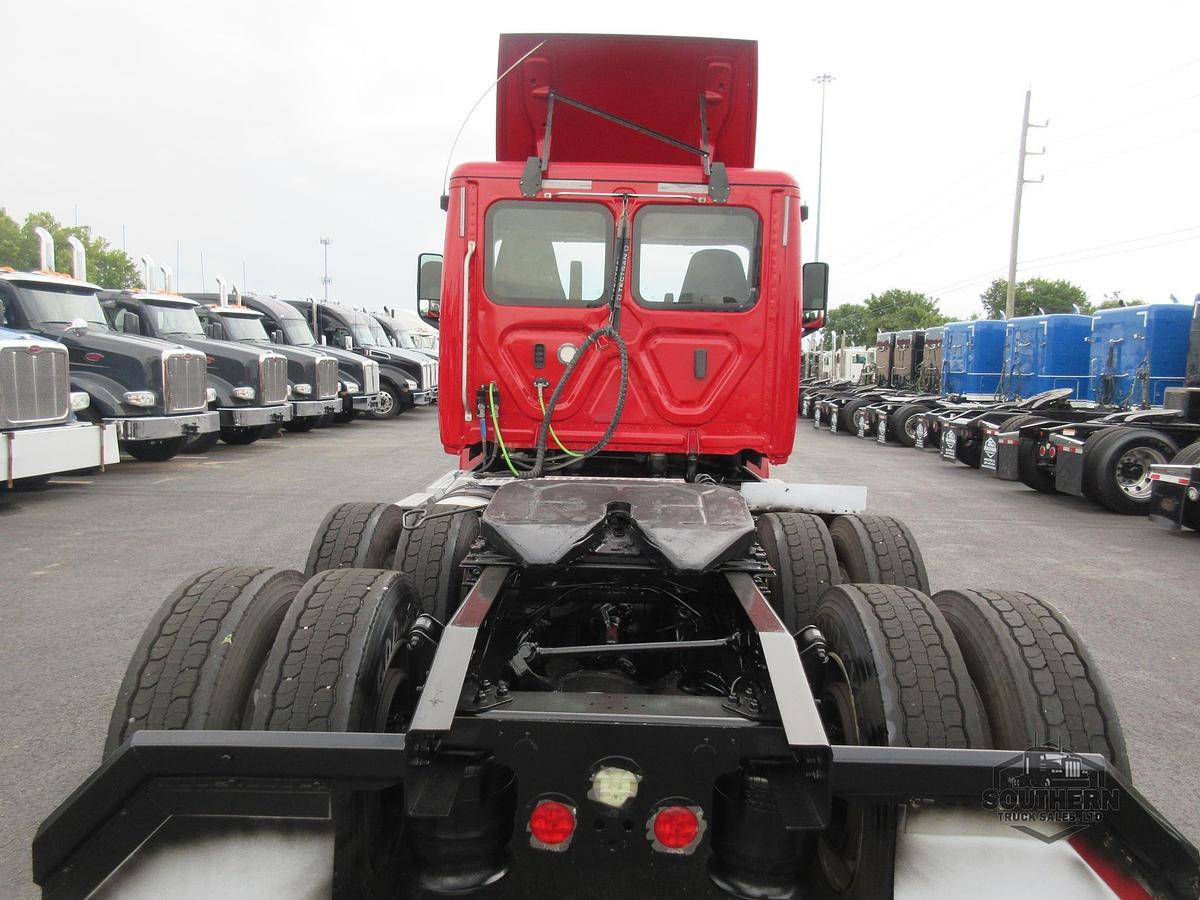 Used 2019 FREIGHTLINER CASCADIA 126