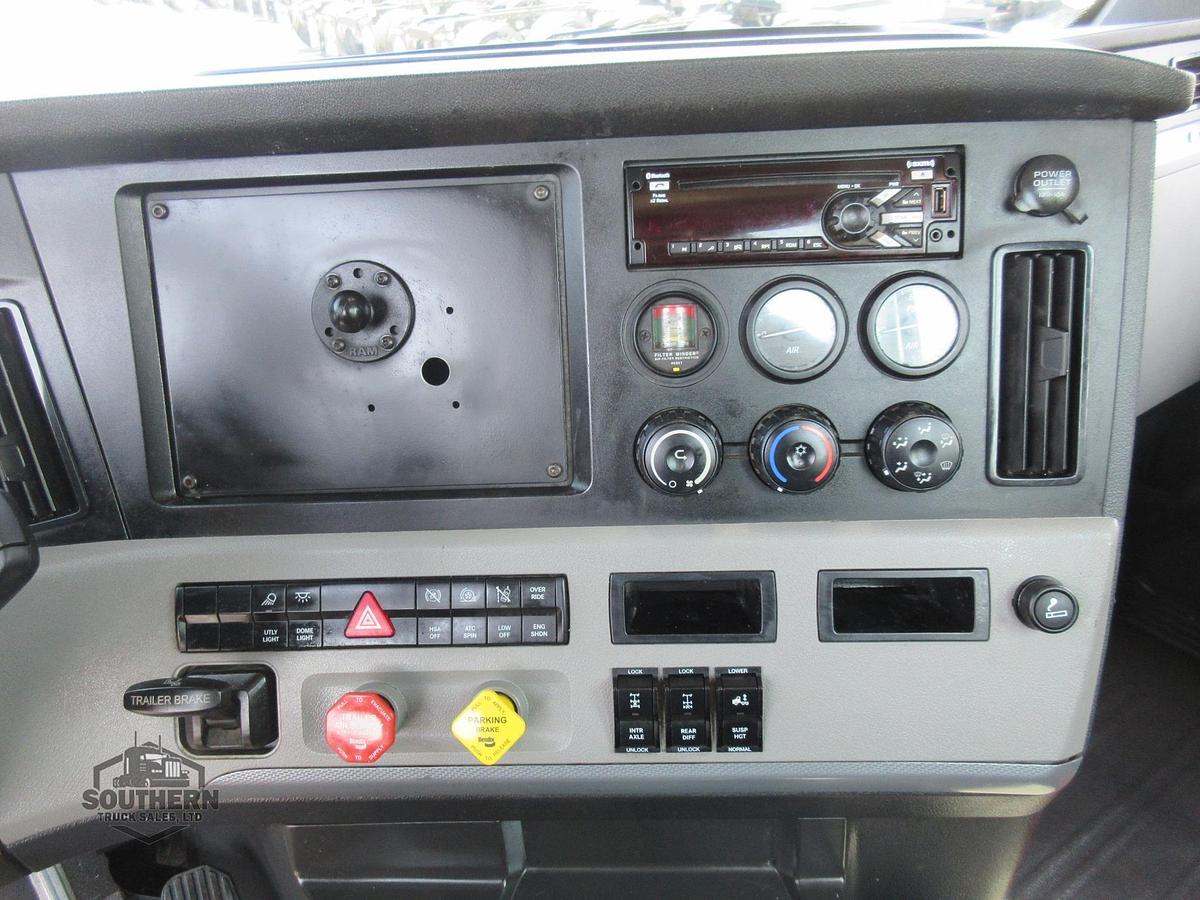 Used 2019 FREIGHTLINER CASCADIA 126