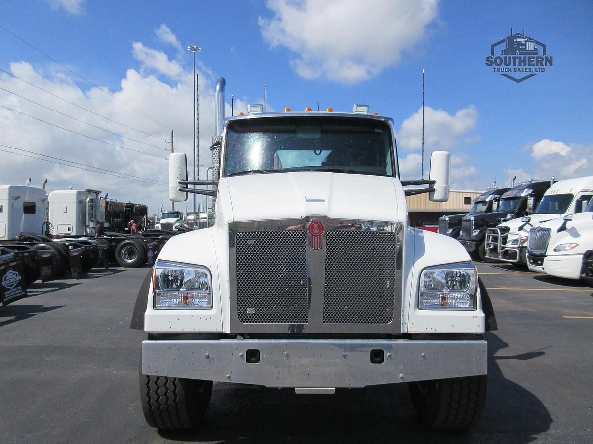 Used 2025 KENWORTH T880