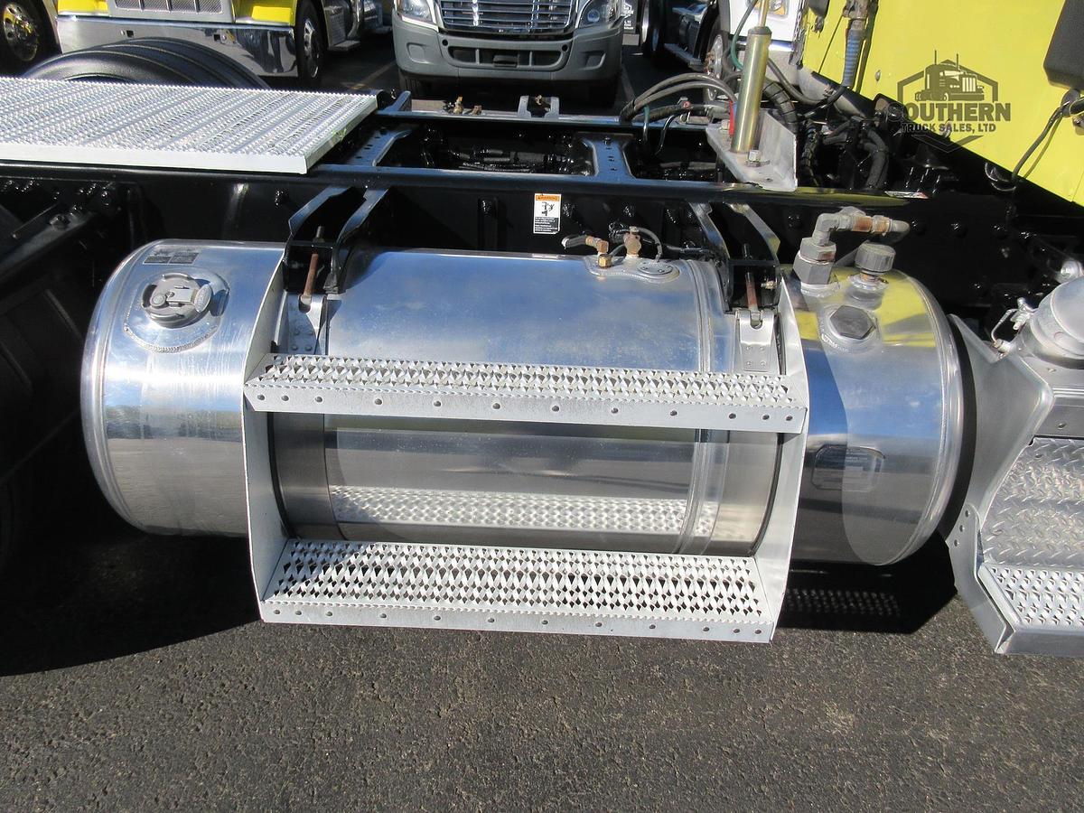 Used 2020 PETERBILT 567