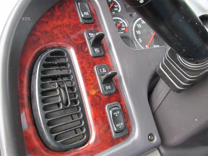 Used 2017 FREIGHTLINER BUSINESS CLASS M2 106