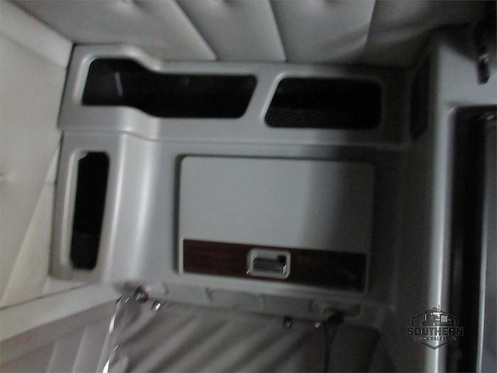 Used 2016 PETERBILT 389