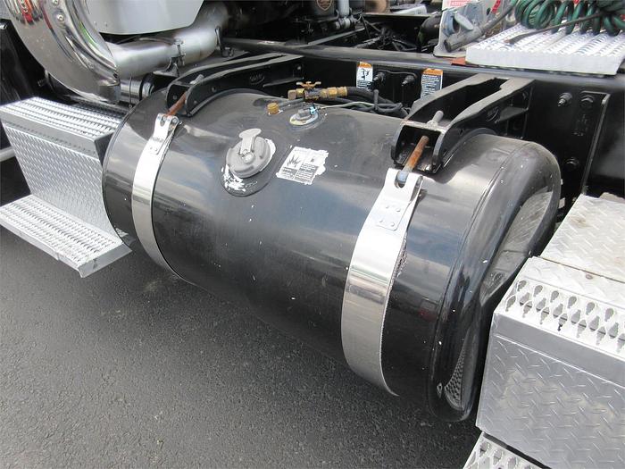 Used 2015 PETERBILT 389