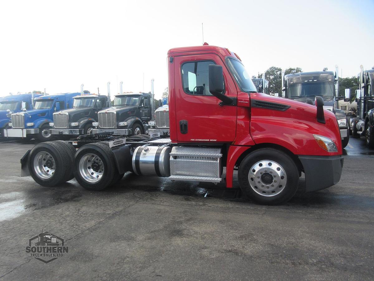 Used 2020 FREIGHTLINER CASCADIA 126
