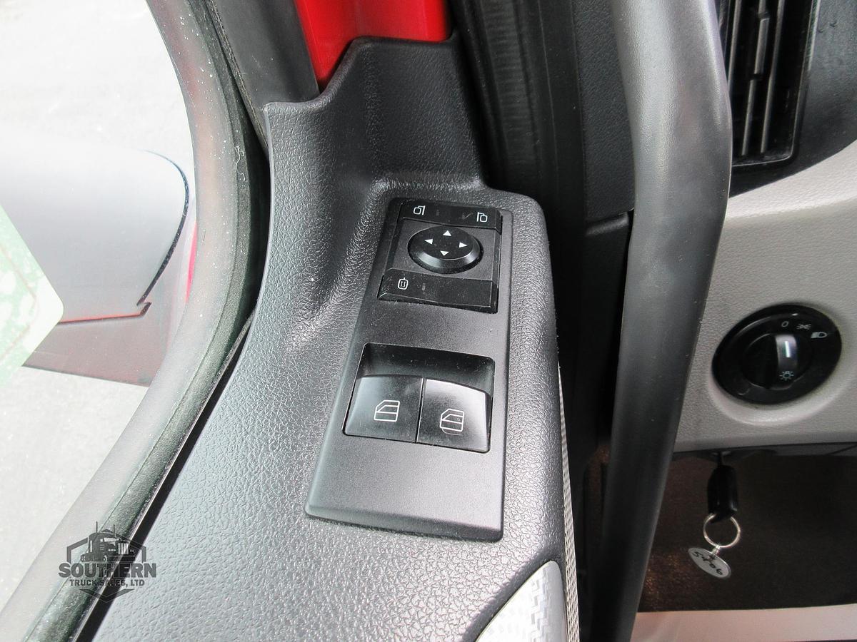 Used 2019 FREIGHTLINER CASCADIA 126