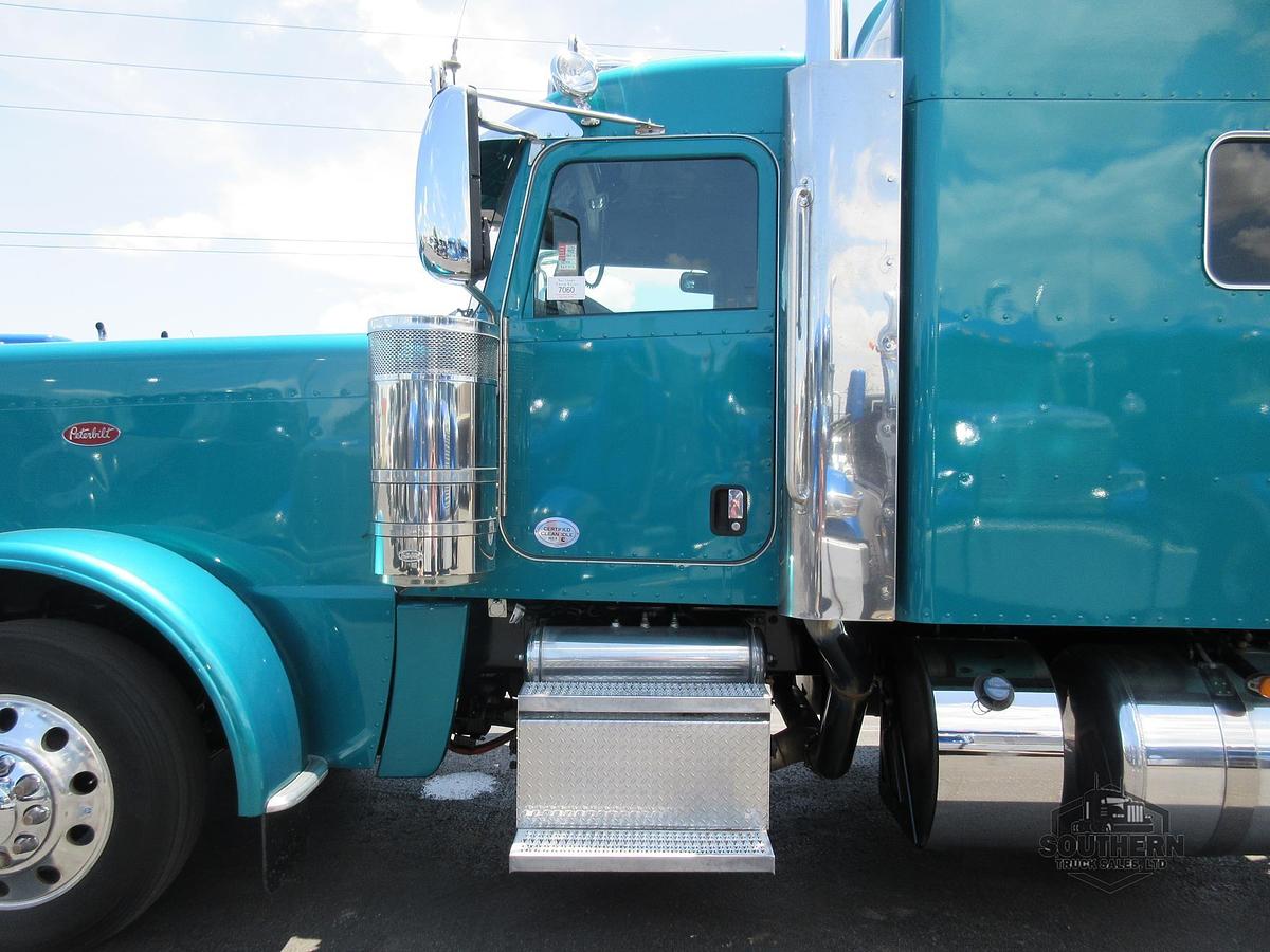 Used 2022 PETERBILT 389