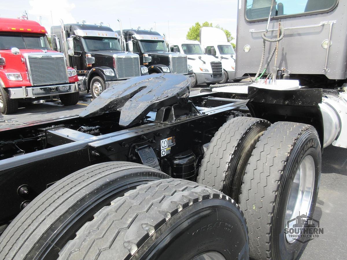 Used 2022 PETERBILT 389