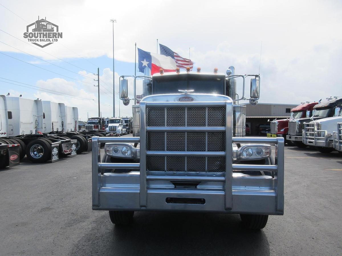 Used 2023 PETERBILT 389