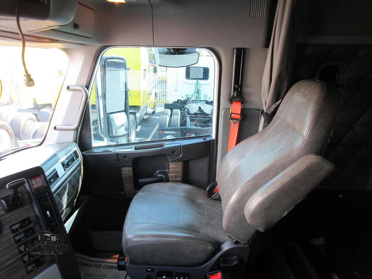 Used 2019 FREIGHTLINER 122SD