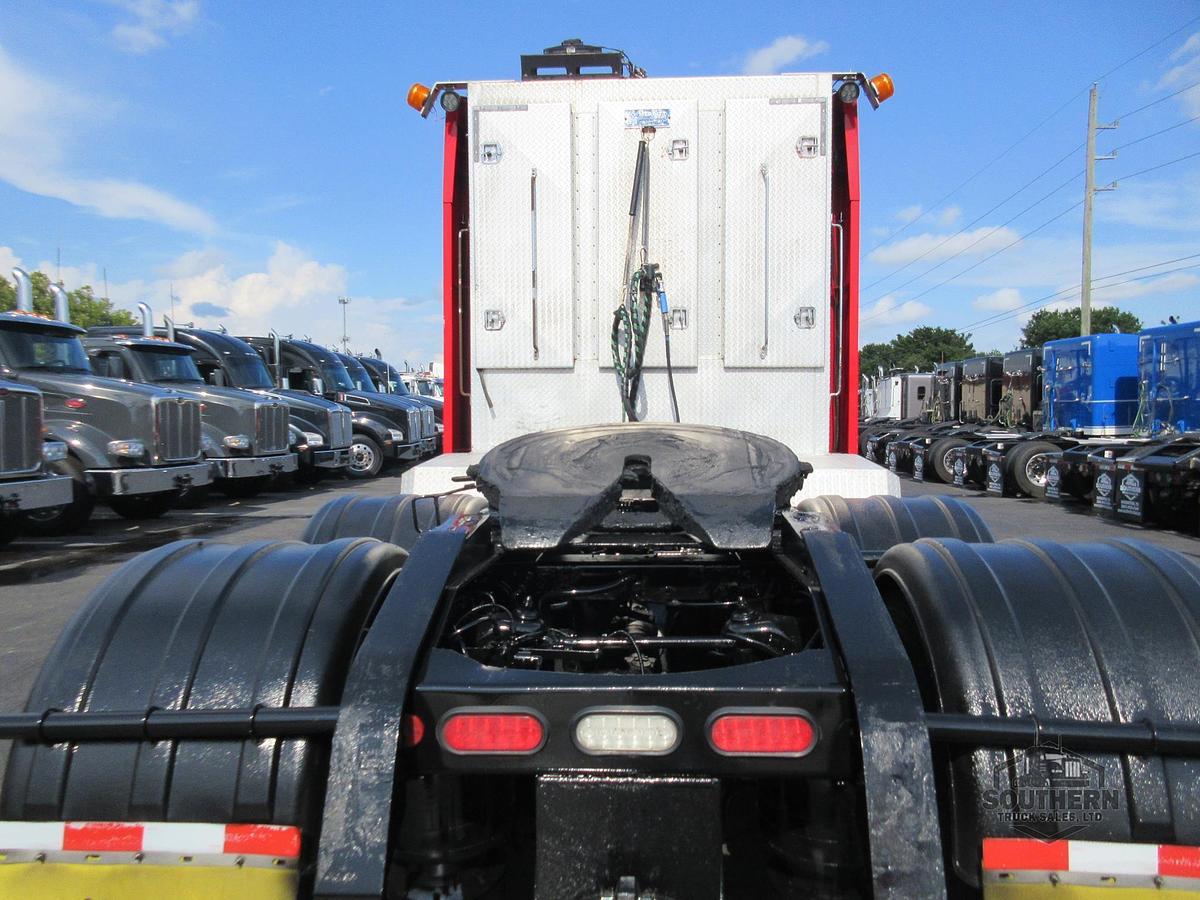 Used 2021 PETERBILT 567