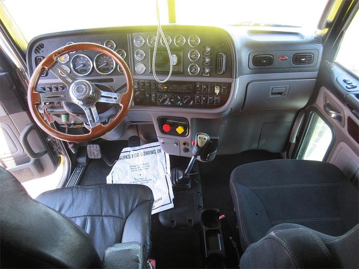 Used 2015 PETERBILT 389