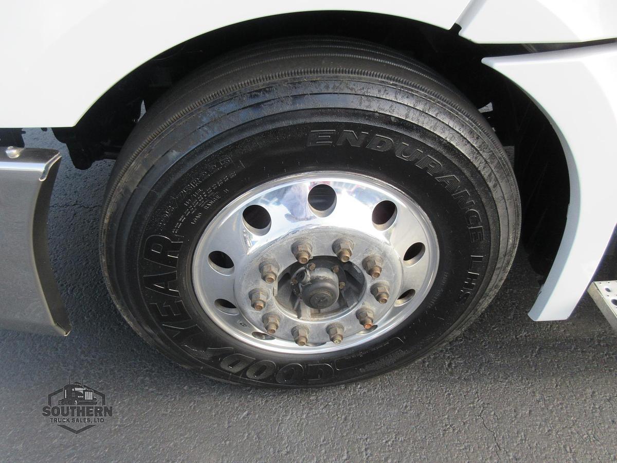 Used 2019 FREIGHTLINER CASCADIA 126