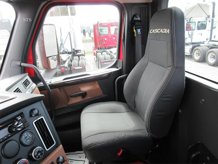 Used 2019 FREIGHTLINER CASCADIA 126