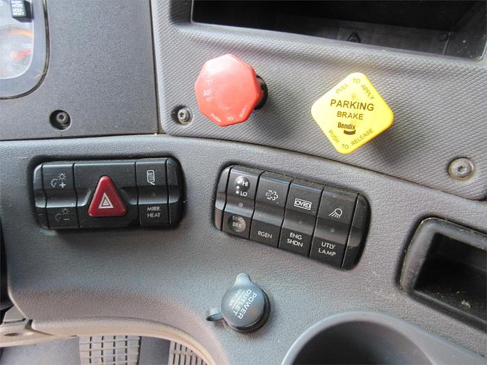 Used 2017 FREIGHTLINER CASCADIA 125